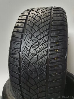 4x -- 225/40 R18 Zimní pneu Goodyear UltraGrip Performance + - 3