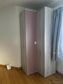 Nábytek do dívčího pokoje šedo růžový - 3