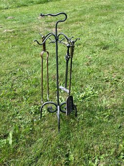 krbové nářádí na stojanu - 3