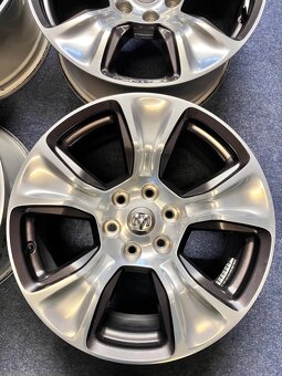 6x139.7 R20 Originál Dodge RAM 1500 REBEL - TOP STAV - - 3