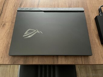 HERNÍ Asus ROG  15.6" 144Hz-RTX 3050Ti-RGB-RAM 16GB-Ryzen - 3