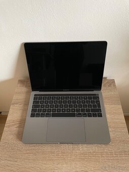 Apple MacBook Pro 13" - Space Gray - 3