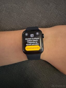 Apple Watch SE 2022, 40mm černé - 3