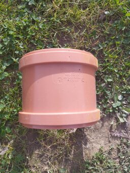 Kanalizační kolena a materiál - 3