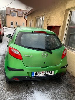 Mazda 2 rok 2009 -- 1,3-63kw -náhradní díly - 3