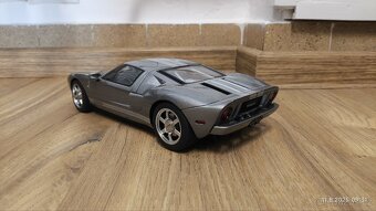 Model Ford GT 2004 1:18 Autoart ( 73025 ) - 3