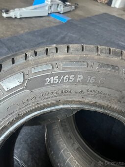 Michelin 215/65/16C - 3