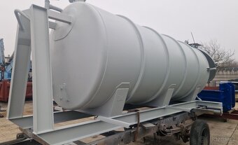 Cisterna na hákový nosič kontajnerov 12 m3 a 8,5 m3 - 3