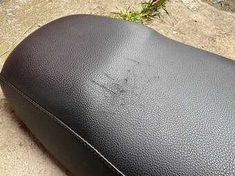 Suzuki XF650 Freewind - sedačka - 3