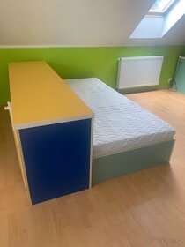 Dětská skříň, postel a psací stůl - 3