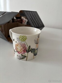 Sada hrnku s motivem květin značky F&F home - 3