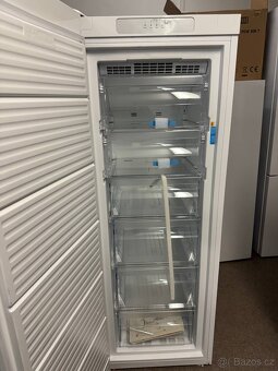 INDESIT U16 F1T W1 NO FROST New - 3