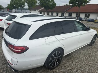 Mercedes E300 de T model - 3