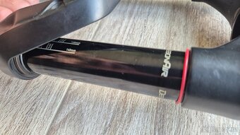 Rock Shox Revelation RC; Air; 130 STR - 3