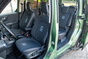 Ford Tourneo Courier 2024 (automat) - 3