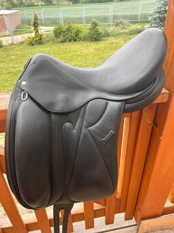 Drezurní sedlo Devoucoux Makila 17,5” - 3