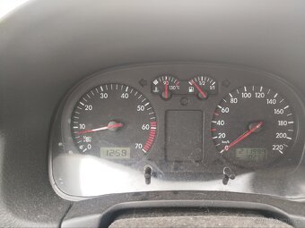 Volkswagen golf 1.4 16v 2003 nová STK - 3