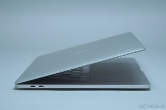 ZÁRUKA/Macbook Pro 15.4" TB/I9 2.3GHZ/32GB RAM/1TB SSD/CZ - 3