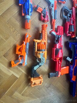 Různé pistole Nerf - 3