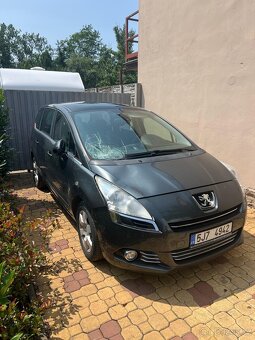 Peugeot 5008 - 3