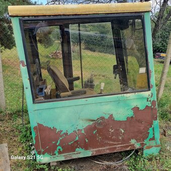 Stavební stroj, rypadlo, bagr - budka - 3