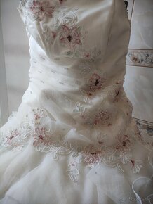 Svatební/Maturitní šaty (vel. 48 a menší díky šněrování) - 3
