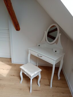 Toaletní stolek - 3