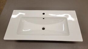 VILLEROY & BOCH VERITY LINE umyvadlo 100 cm,
- 3