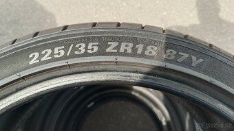 225/35/18   225/35/18 - 3