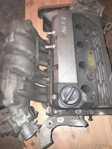 Hlava Renault Clio 1,8 16V - 3
