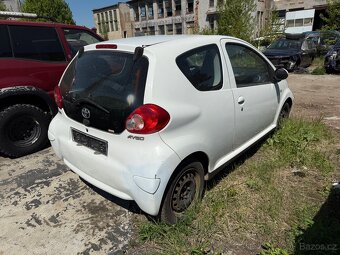 Toyota Aygo 1.0i 50kw 1KR - 3