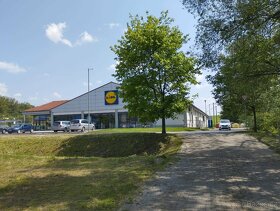 Kuřim - zpevněná oplocená plocha - 3