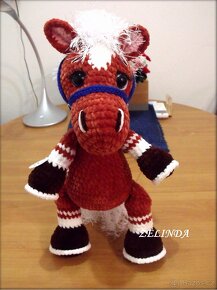 KONÍČEK S MODROU UZDOU 38 cm - 3
