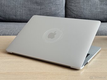 Apple MacBook Pro 13" - 16GB RAM - 100% STAV NOVÉHO KUSU - 3