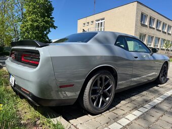 Dodge challenger 5.7 rok 2022 - 3