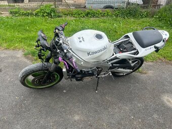 Kawasaki ninja zx6r - 3