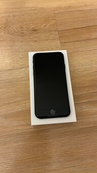 iPhone SE 2020 - 3
