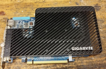 Grafické karty PCI-E - 3
