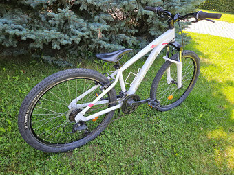 Juniorské dívčí 26" horské hliníkové kolo ROCKRIDER, rám 14 - 3