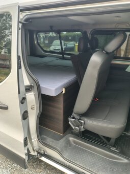 Spací vestavba Opel Vivaro 2 - 3