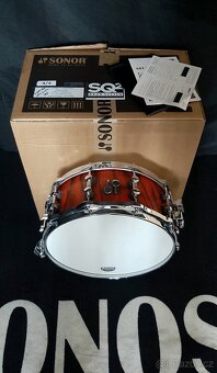 Prodám nový snare Sonor SQ2 Birch- 14x6" Fiery red - 3