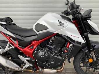 Honda CB 750 Hornet 35kW NOVÝ MODEL - 3