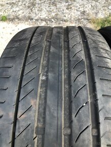 245/40/19 prodám 2 ks letních pneu - 3