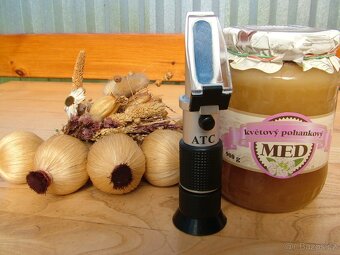 Refraktometry měří cukernatost + % alkoholu + voda v medu - 3