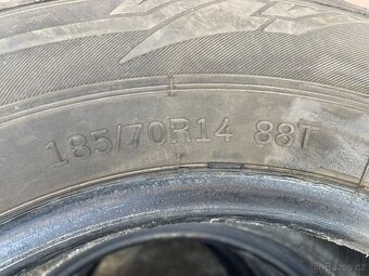 Zimní pneu 185/70/14 - 3