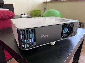 Nový projektor BenQ TK700 - 3