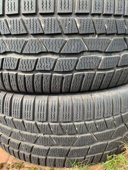 Pneu 225/55 R16 - 3