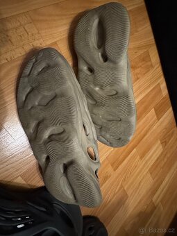 Yeezy Foam RNNR Stone Sage vel. 46 - 3