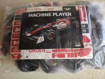 Stavebnice F1- Velká červená, kompatibilní s LEGO - 3
