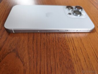 iPhone 15 Pro 256 GB černý titan v záruce - 3